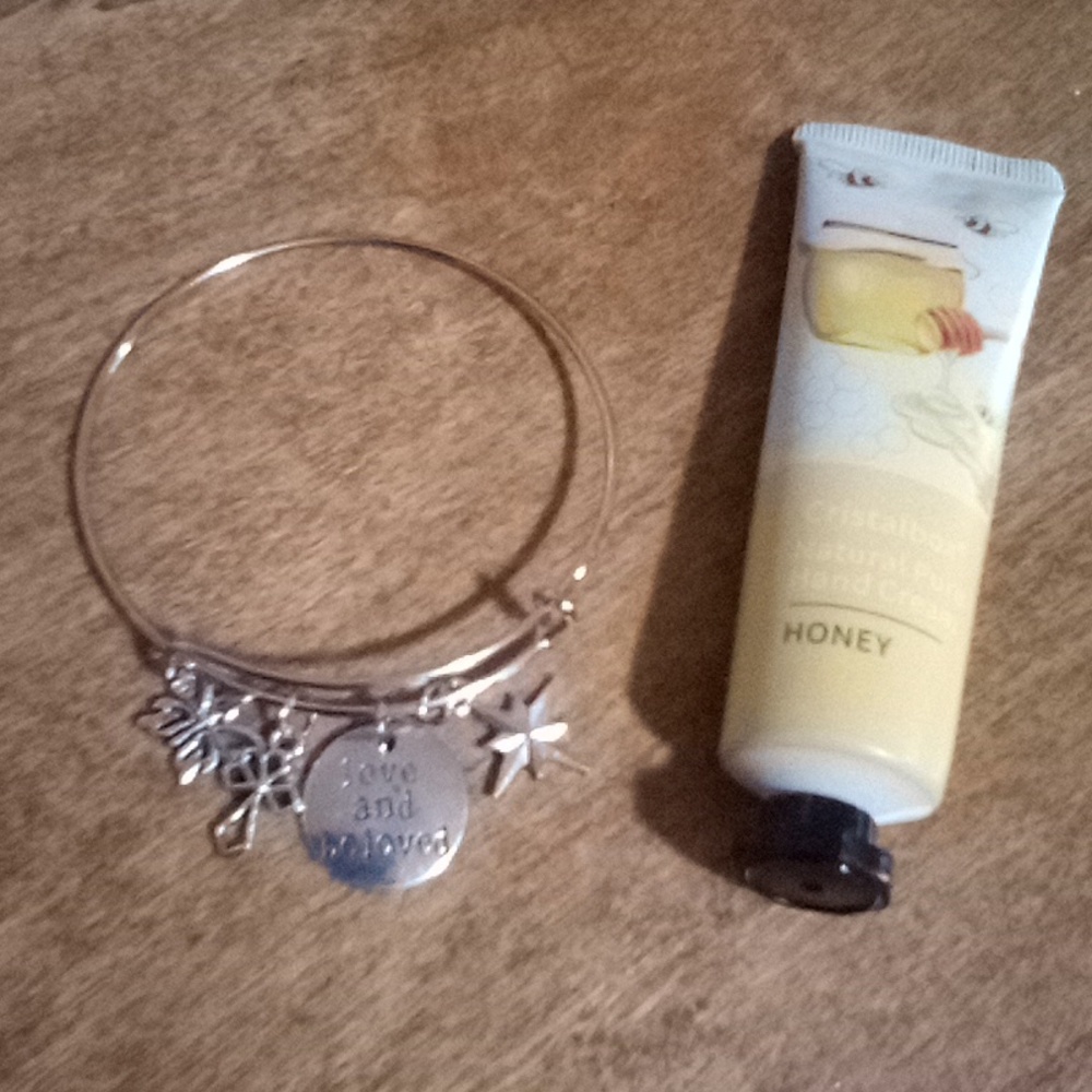 NWT love and be loved